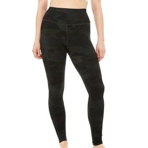 ALO Yoga Vapor Leggings - taking offers!